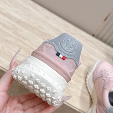 情侣款 MONCLER蒙口 拼色厚底休闲鞋运动鞋 MONCLER新款情侣拼色休闲鞋,是来自美国的潮流品牌,迅 情侣款 MONCLER蒙口 拼色厚底休闲鞋运动鞋 MONCLER新款情侣拼色休闲鞋,是来自美国的潮流品牌,迅