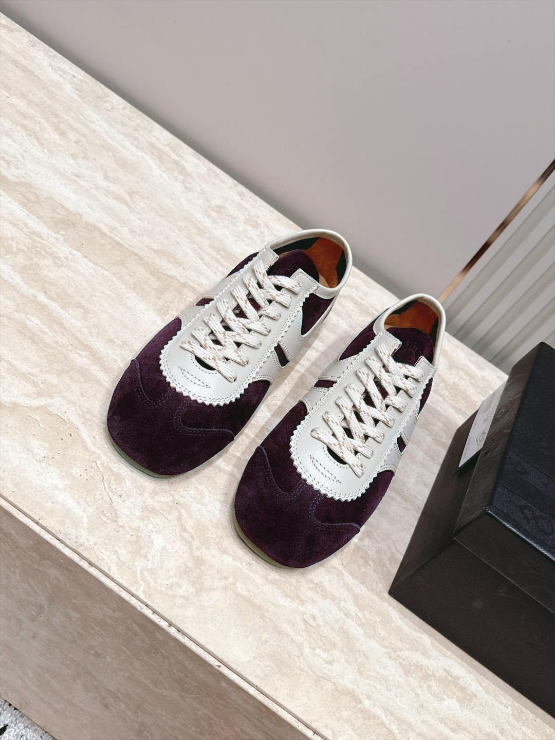 Dries Van Noten 26新色 阿甘鞋 德训运动鞋  高级煅面，皮面拼接打造，灵感来自复古，全新演绎经典，轻便
