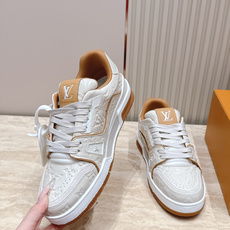顶级版本: 情侣款 新色系! LV trainer~~全新升级版~~经典回归❗ 情侣款,滑板鞋,篮球鞋,运动鞋…… LV 顶级版本: 情侣款 新色系! LV trainer~~全新升级版~~经典回归❗ 情侣款,滑板鞋,篮球鞋,运动鞋…… LV