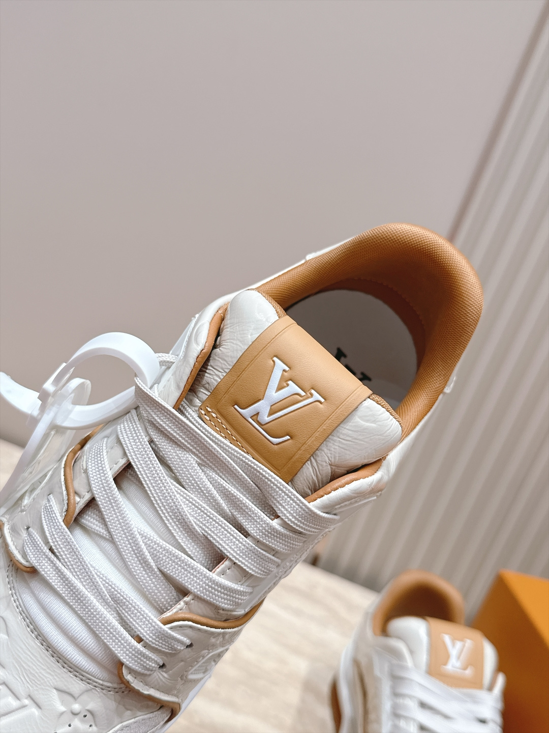 顶级版本: 情侣款 新色系! LV trainer~~全新升级版~~经典回归❗ 情侣款,滑板鞋,篮球鞋,运动鞋…… LV 顶级版本: 情侣款 新色系! LV trainer~~全新升级版~~经典回归❗ 情侣款,滑板鞋,篮球鞋,运动鞋…… LV