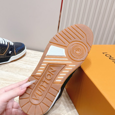 顶级版本: 情侣款 新色系! LV trainer~~全新升级版~~经典回归❗ 情侣款,滑板鞋,篮球鞋,运动鞋…… LV 顶级版本: 情侣款 新色系! LV trainer~~全新升级版~~经典回归❗ 情侣款,滑板鞋,篮球鞋,运动鞋…… LV