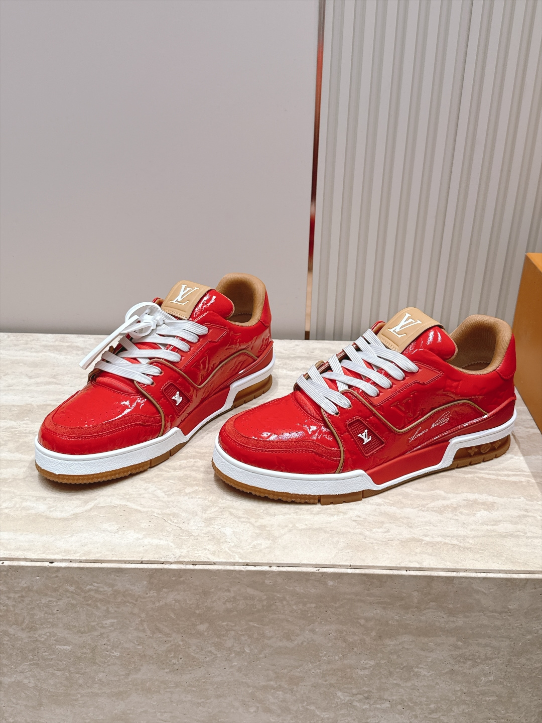 顶级版本： 情侣款 新色系！ LV trainer~~全新升级版~~经典回归❗ 情侣款，滑板鞋，篮球鞋，运动鞋…… LV
