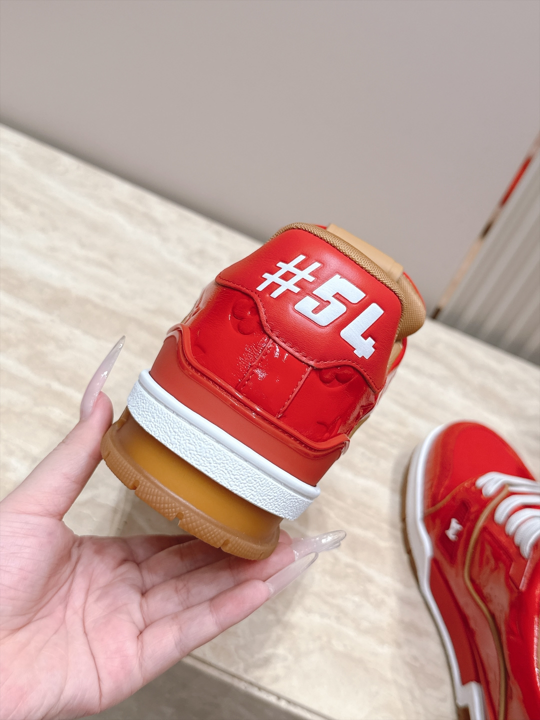 顶级版本： 情侣款 新色系！ LV trainer~~全新升级版~~经典回归❗ 情侣款，滑板鞋，篮球鞋，运动鞋…… LV