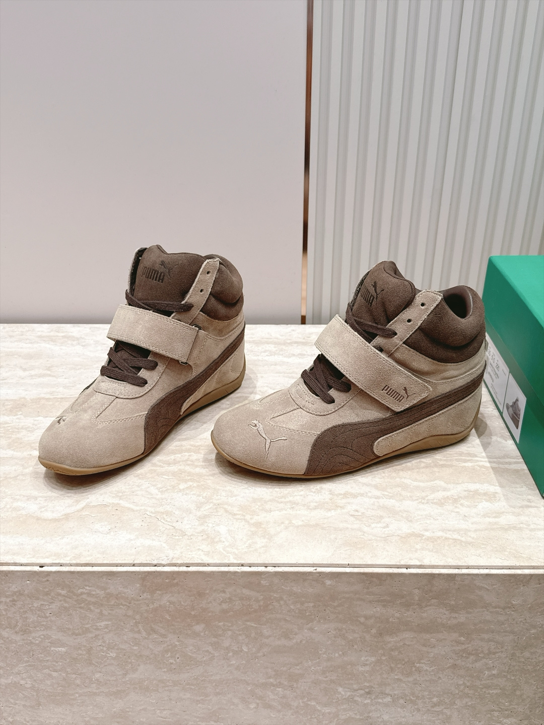 Puma 彪马 SPeedcatwedge复古 坡跟 休闲 运动鞋 内增高魔术贴 高帮 赛车鞋 复古坡跟美学PUMA赛车 Puma 彪马 SPeedcatwedge复古 坡跟 休闲 运动鞋 内增高魔术贴 高帮 赛车鞋 复古坡跟美学PUMA赛车