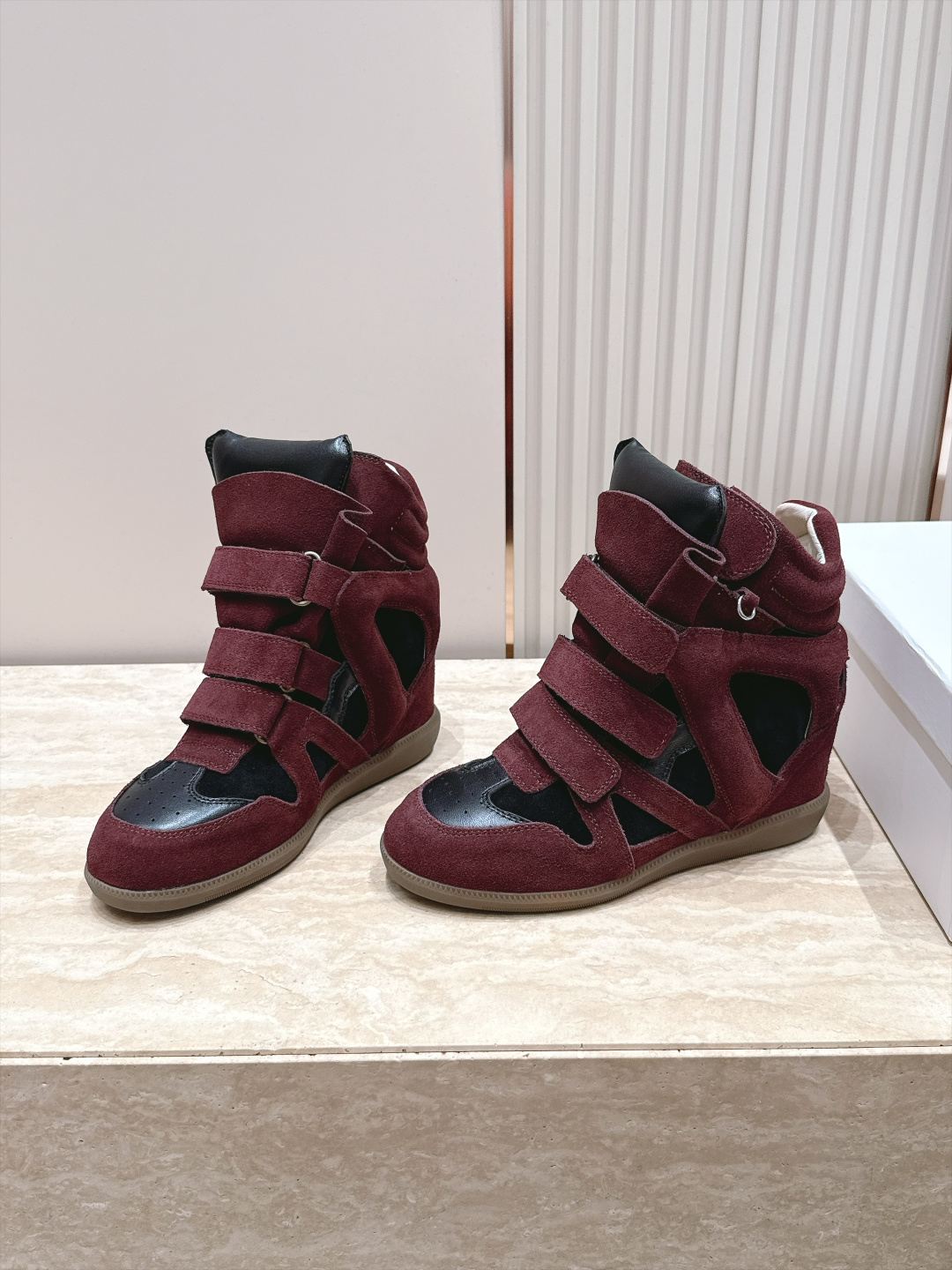Isabel Marant 伊莎贝尔 2026最新款 复古 休闲运动鞋 赛车鞋 风靡欧美明星娱乐圈的Isabel Mar