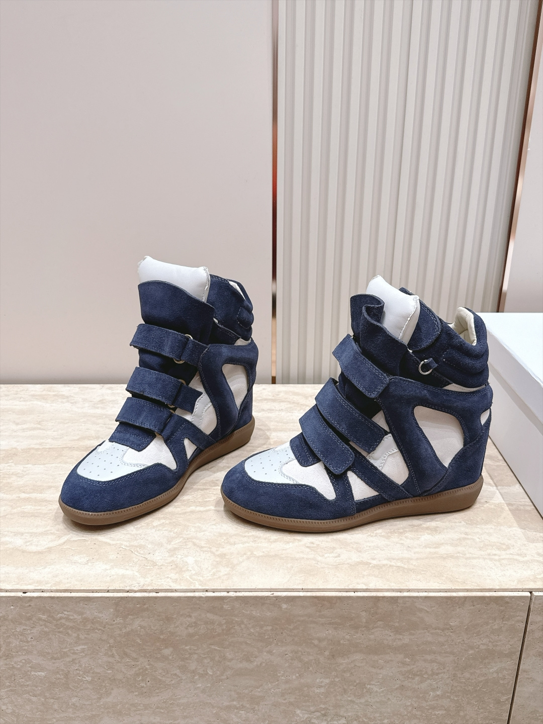Isabel Marant 伊莎贝尔 2026最新款 复古 休闲运动鞋 赛车鞋 风靡欧美明星娱乐圈的Isabel Mar