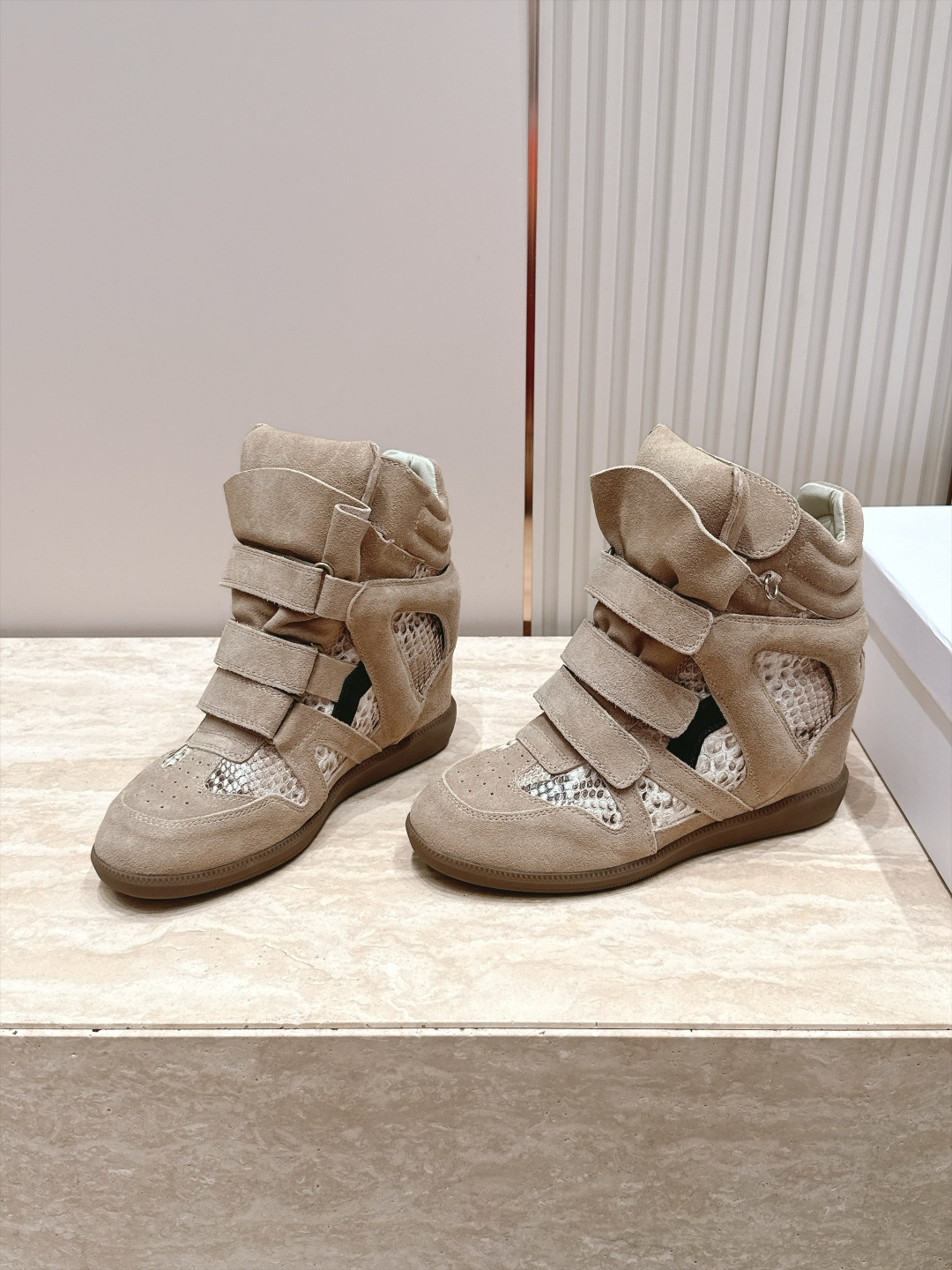 Isabel Marant 伊莎贝尔 2026最新款 复古 休闲运动鞋 赛车鞋 风靡欧美明星娱乐圈的Isabel Mar