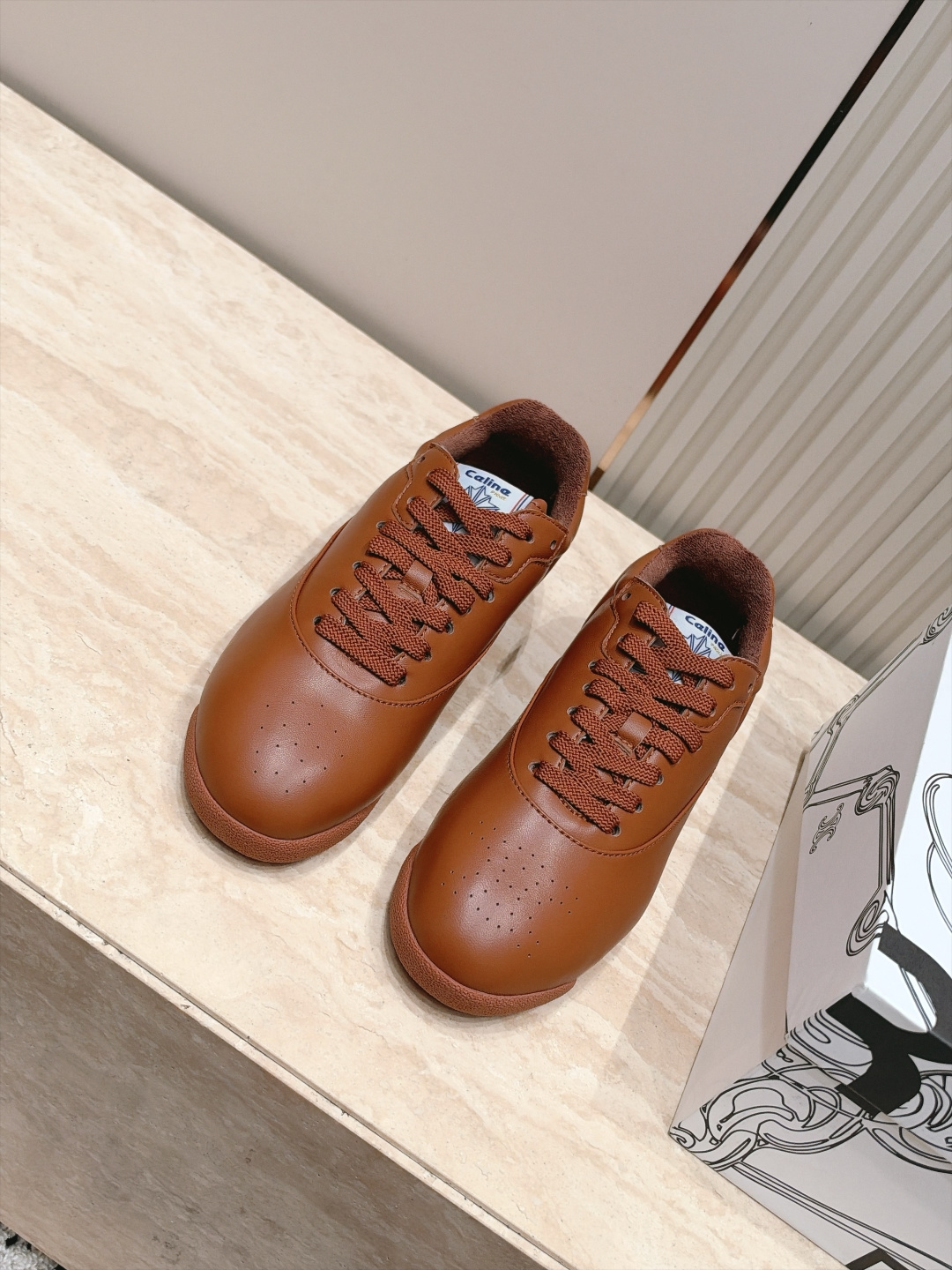 火🔥爆款 Celine & Reebok  联名款 德训鞋 休闲运动鞋  超多明星网红种草 Celine与Reebok的
