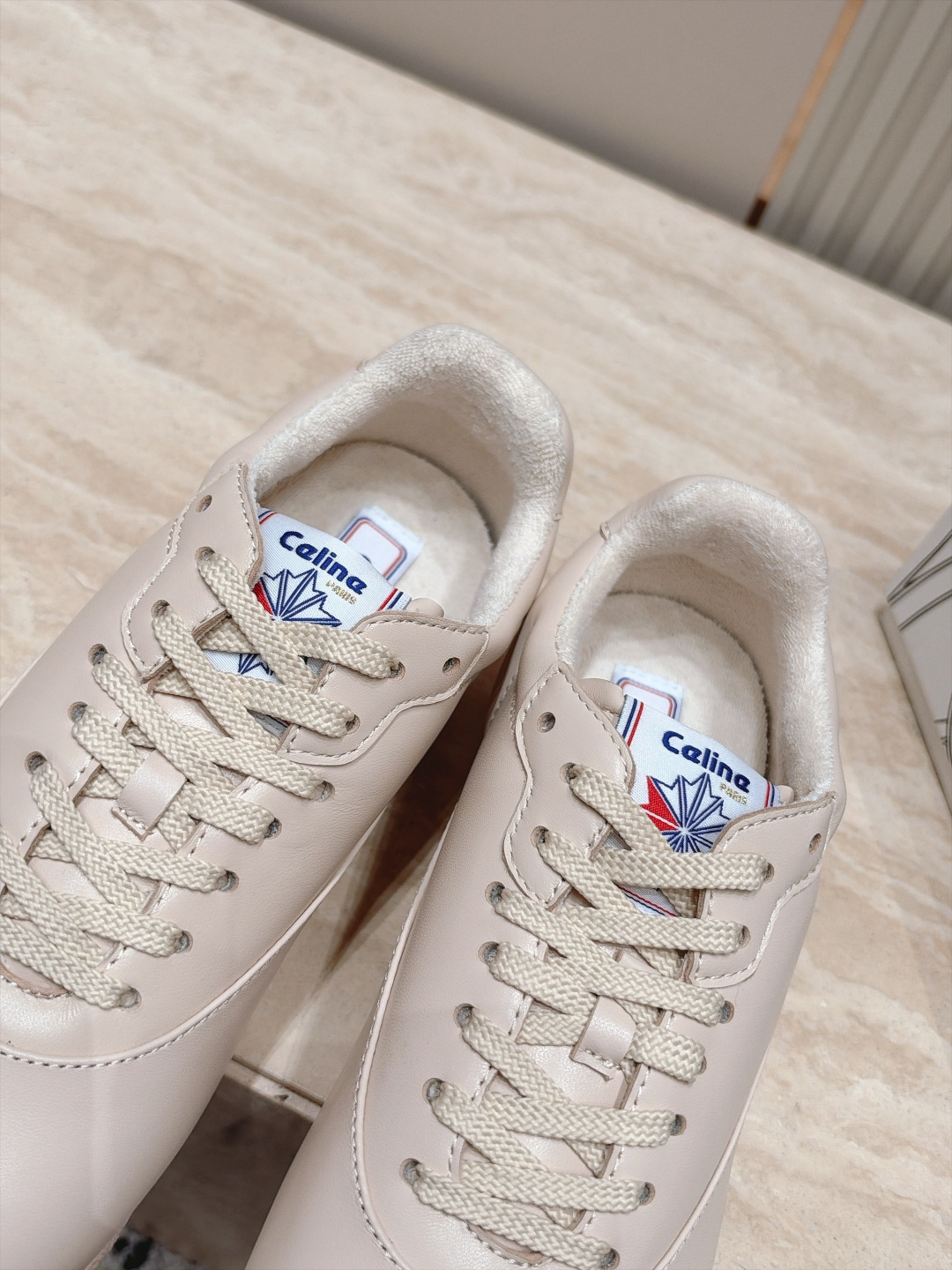 火🔥爆款 Celine & Reebok  联名款 德训鞋 休闲运动鞋  超多明星网红种草 Celine与Reebok的