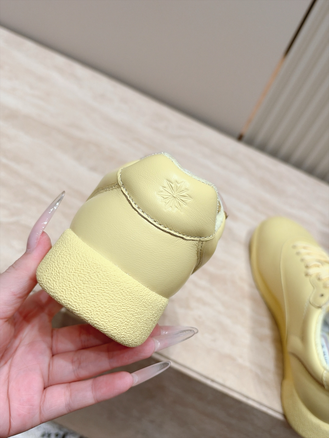火🔥爆款 Celine & Reebok  联名款 德训鞋 休闲运动鞋  超多明星网红种草 Celine与Reebok的