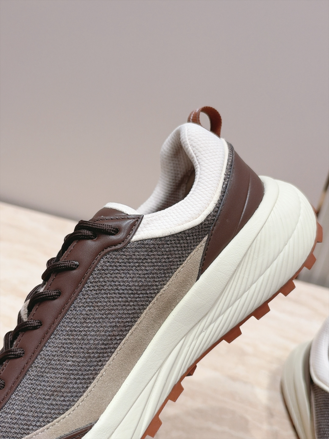 男款 Loro Piana x NewBalance 联名款LP x NB 990v6系列复古 休闲 运动鞋 原版购入开 男款 Loro Piana x NewBalance 联名款LP x NB 990v6系列复古 休闲 运动鞋 原版购入开