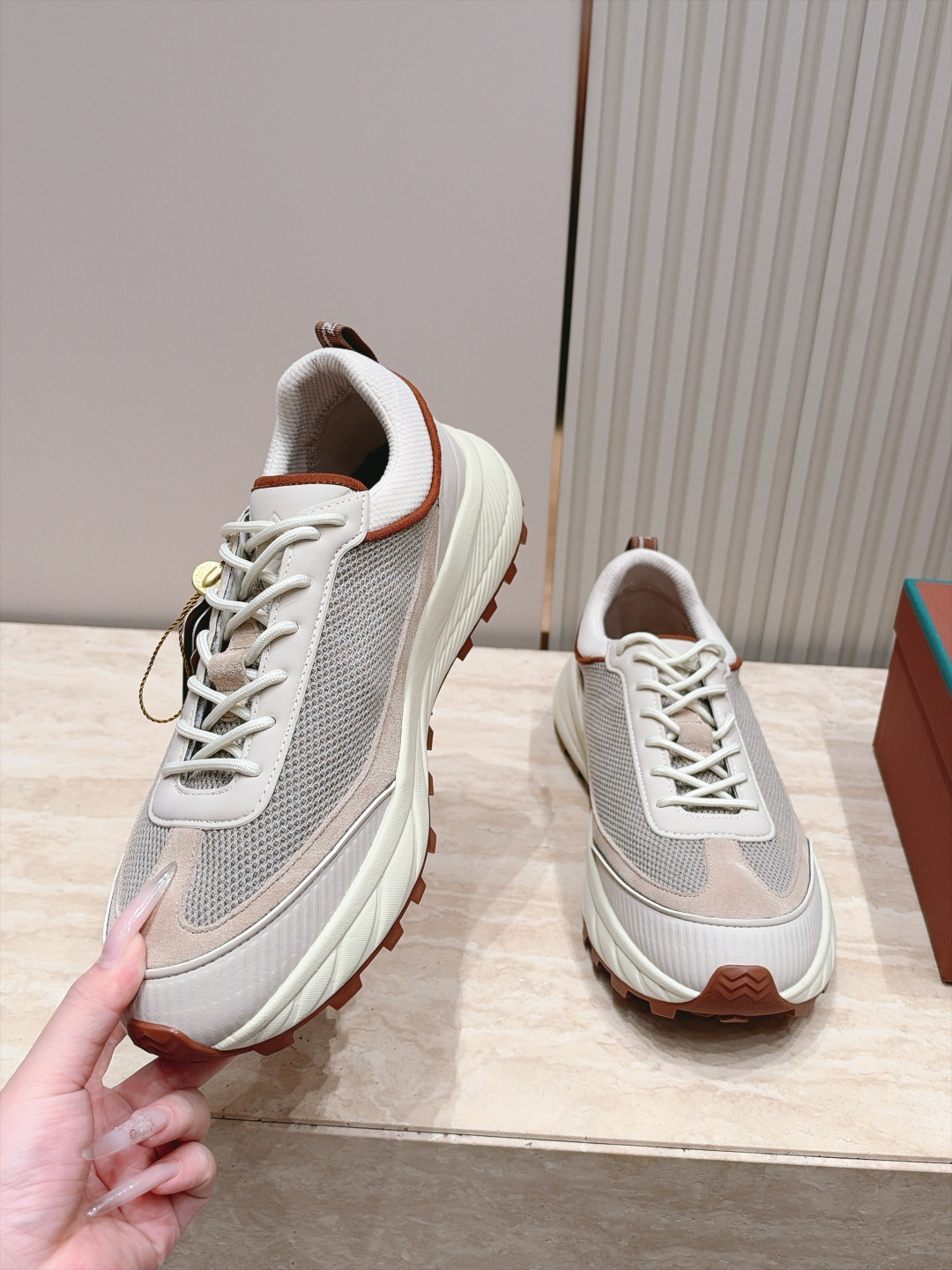 男款 Loro Piana x NewBalance 联名款LP x NB 990v6系列复古 休闲 运动鞋 原版购入开 男款 Loro Piana x NewBalance 联名款LP x NB 990v6系列复古 休闲 运动鞋 原版购入开