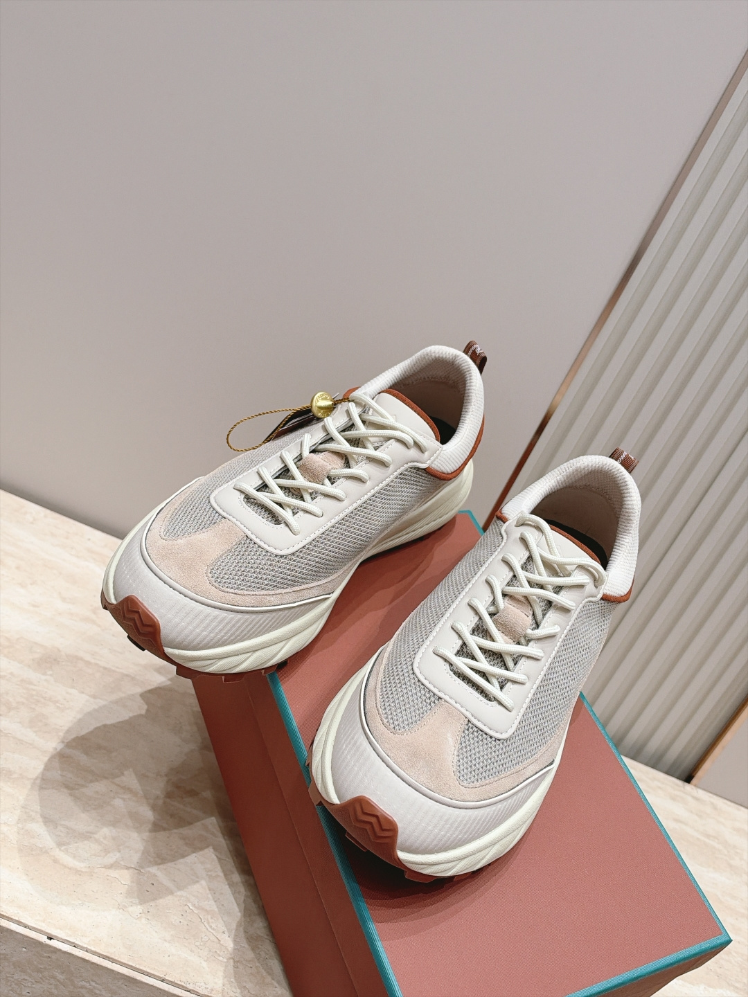男款 Loro Piana x NewBalance 联名款LP x NB 990v6系列复古 休闲 运动鞋 原版购入开 男款 Loro Piana x NewBalance 联名款LP x NB 990v6系列复古 休闲 运动鞋 原版购入开