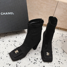 Chanel 香奈儿 2026vs秋冬新品靴子系列……方头盒扣高跟弹力短靴 经典拼色 高级感满满 超飒战靴,上脚显瘦增高 Chanel 香奈儿 2026vs秋冬新品靴子系列……方头盒扣高跟弹力短靴 经典拼色 高级感满满 超飒战靴,上脚显瘦增高