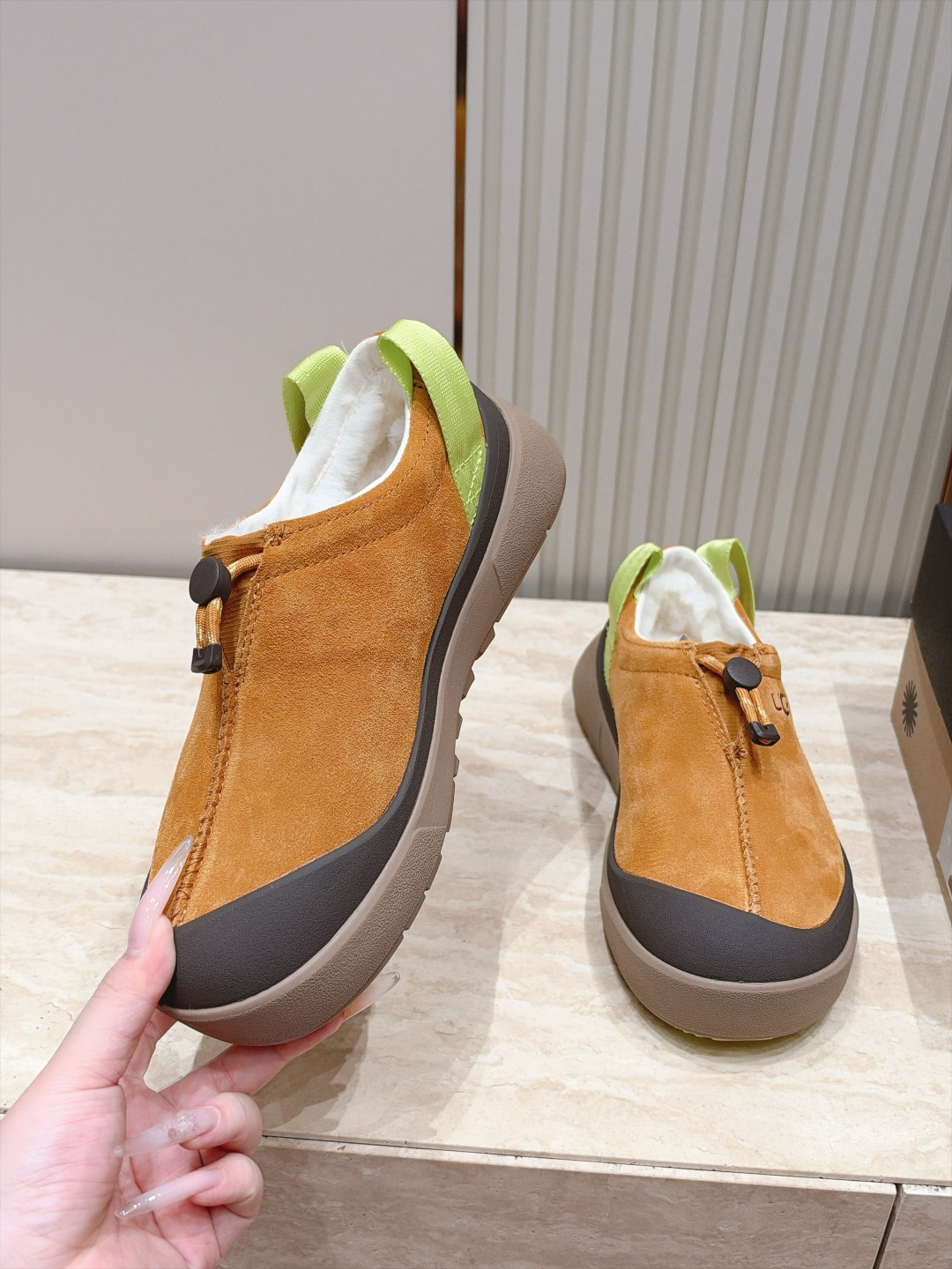 女 情侣款 男+10   UGG~26vs早秋季新款厚底毛鞋系列…… 【情侣圆头厚底毛鞋】 一款不会撞衫的鞋子、简约的隔