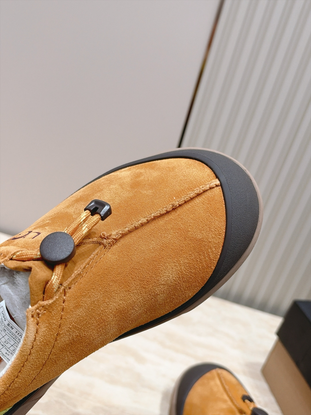 女 情侣款 男+10   UGG~26vs早秋季新款厚底毛鞋系列…… 【情侣圆头厚底毛鞋】 一款不会撞衫的鞋子、简约的隔