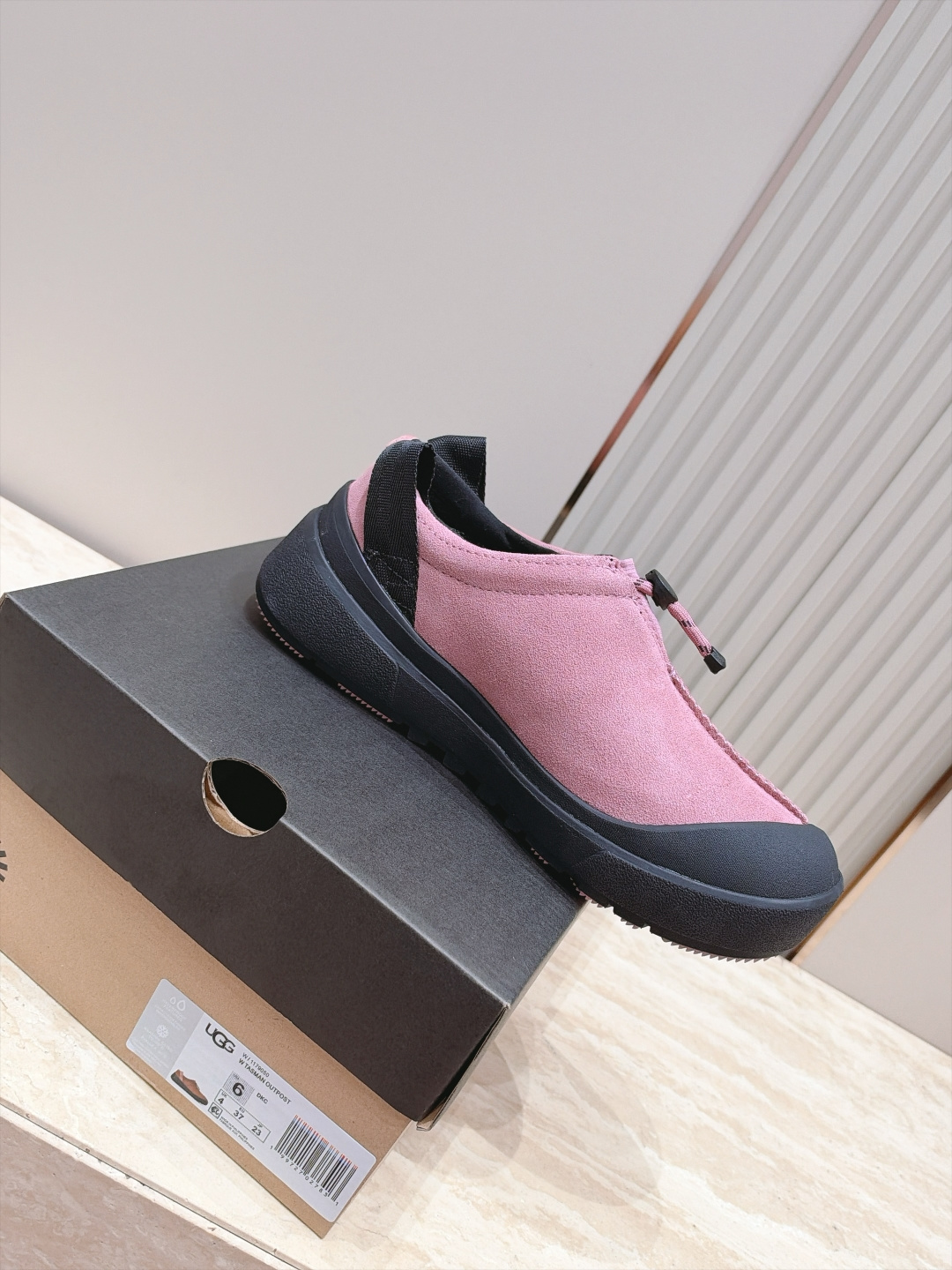女 情侣款 男+10 UGG~26vs早秋季新款厚底毛鞋系列…… 【情侣圆头厚底毛鞋】 一款不会撞衫的鞋子、简约的隔 女 情侣款 男+10 UGG~26vs早秋季新款厚底毛鞋系列…… 【情侣圆头厚底毛鞋】 一款不会撞衫的鞋子、简约的隔