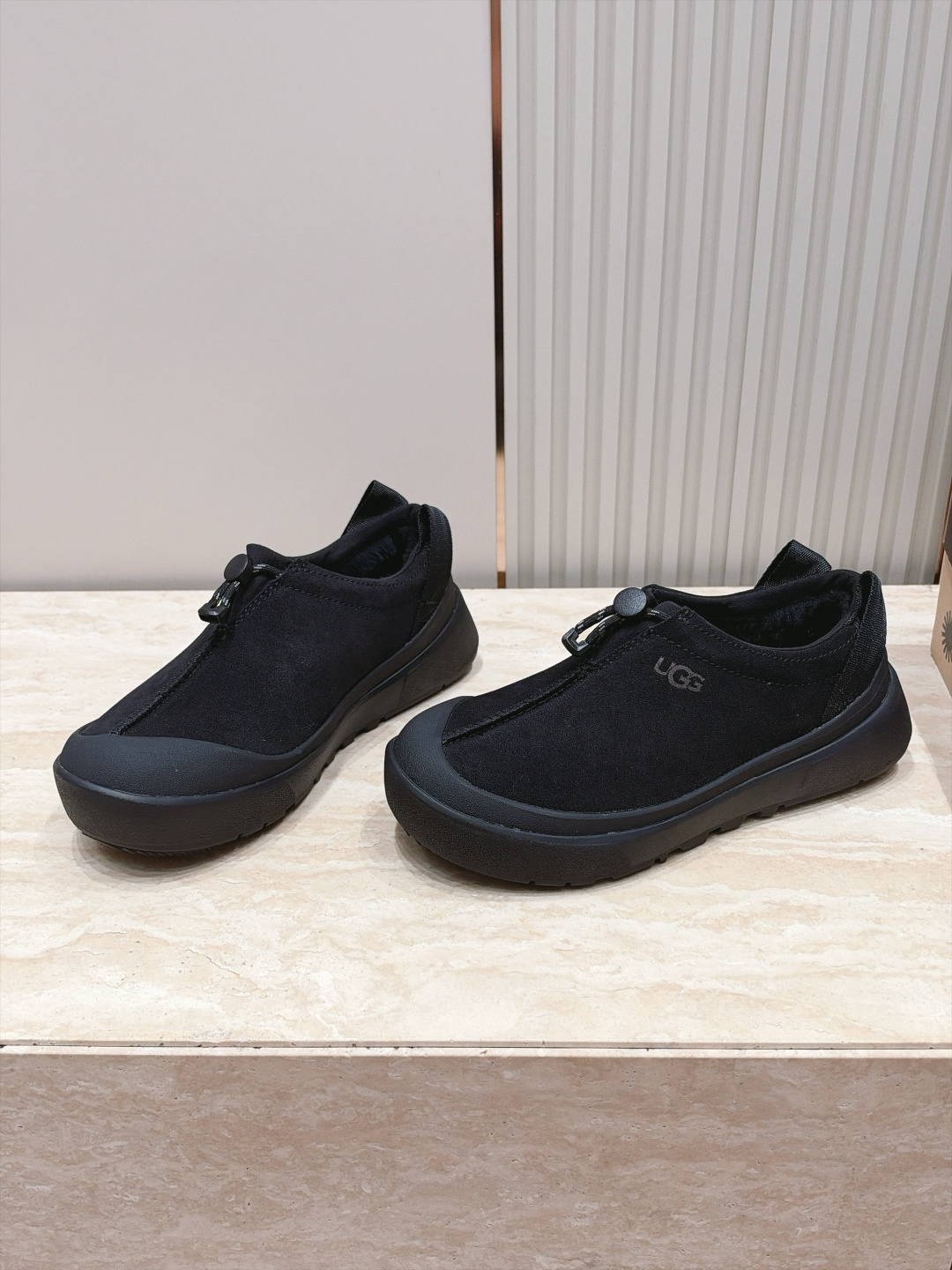 女 情侣款 男+10 UGG~26vs早秋季新款厚底毛鞋系列…… 【情侣圆头厚底毛鞋】 一款不会撞衫的鞋子、简约的隔 女 情侣款 男+10 UGG~26vs早秋季新款厚底毛鞋系列…… 【情侣圆头厚底毛鞋】 一款不会撞衫的鞋子、简约的隔