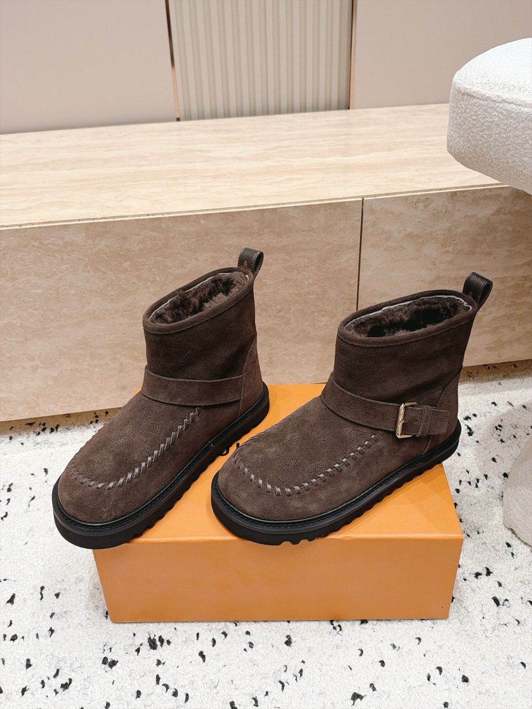 LOUIS VUITTON 26/ 秋冬新款 老花雪地靴 LV冬季滑雪系列Monogram雪地靴，辦识度超高！内里柔软羊