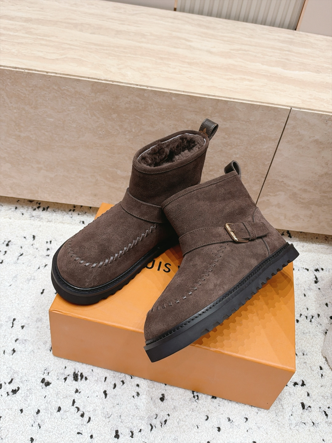 LOUIS VUITTON 26/ 秋冬新款 老花雪地靴 LV冬季滑雪系列Monogram雪地靴，辦识度超高！内里柔软羊