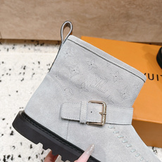 LOUIS VUITTON 26/ 秋冬新款 老花雪地靴 LV冬季滑雪系列Monogram雪地靴,辦识度超高!内里柔软羊 LOUIS VUITTON 26/ 秋冬新款 老花雪地靴 LV冬季滑雪系列Monogram雪地靴,辦识度超高!内里柔软羊