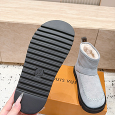 LOUIS VUITTON 26/ 秋冬新款 老花雪地靴 LV冬季滑雪系列Monogram雪地靴,辦识度超高!内里柔软羊 LOUIS VUITTON 26/ 秋冬新款 老花雪地靴 LV冬季滑雪系列Monogram雪地靴,辦识度超高!内里柔软羊