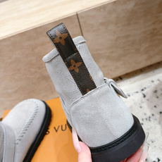 LOUIS VUITTON 26/ 秋冬新款 老花雪地靴 LV冬季滑雪系列Monogram雪地靴,辦识度超高!内里柔软羊 LOUIS VUITTON 26/ 秋冬新款 老花雪地靴 LV冬季滑雪系列Monogram雪地靴,辦识度超高!内里柔软羊