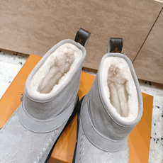 LOUIS VUITTON 26/ 秋冬新款 老花雪地靴 LV冬季滑雪系列Monogram雪地靴,辦识度超高!内里柔软羊 LOUIS VUITTON 26/ 秋冬新款 老花雪地靴 LV冬季滑雪系列Monogram雪地靴,辦识度超高!内里柔软羊
