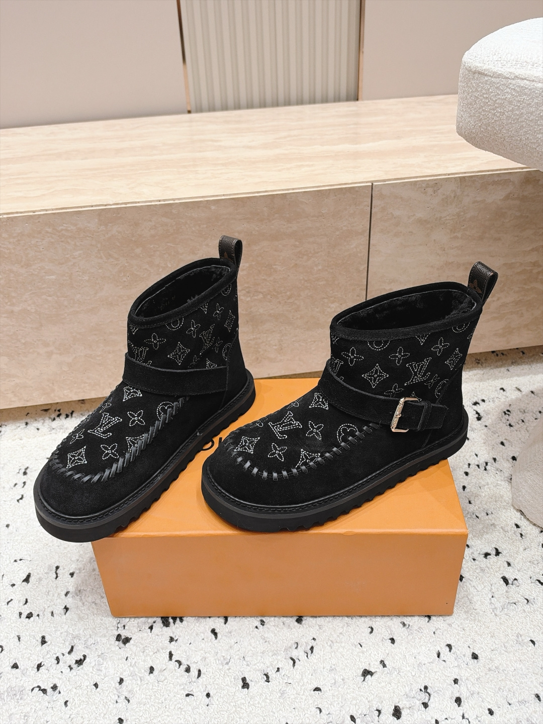 LOUIS VUITTON 26/ 秋冬新款 老花雪地靴 LV冬季滑雪系列Monogram雪地靴，辦识度超高！内里柔软羊