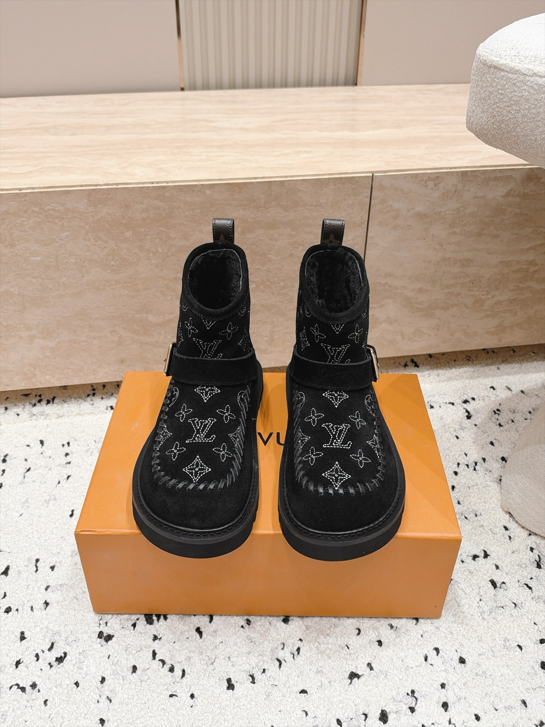 LOUIS VUITTON 26/ 秋冬新款 老花雪地靴 LV冬季滑雪系列Monogram雪地靴，辦识度超高！内里柔软羊