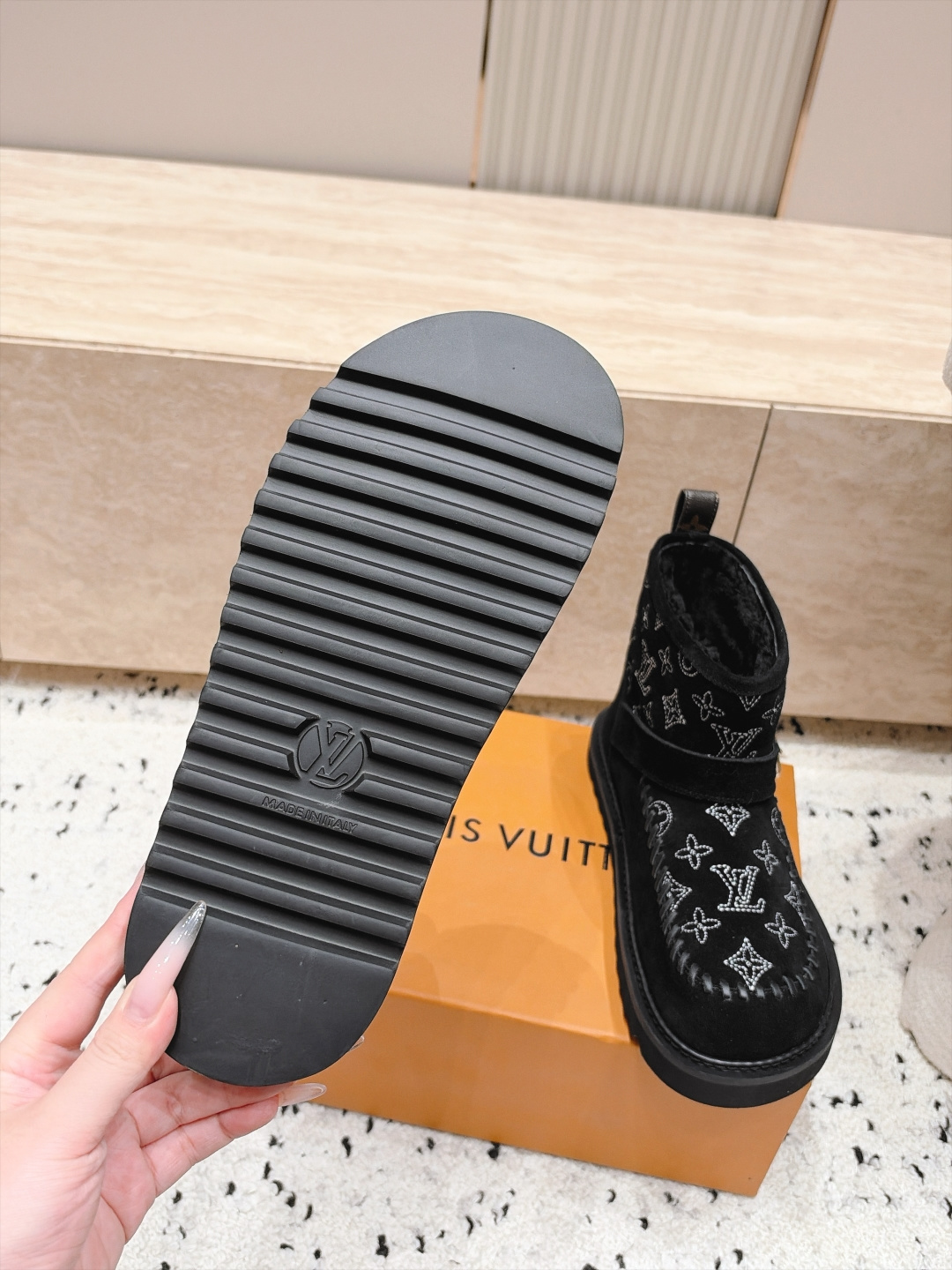 LOUIS VUITTON 26/ 秋冬新款 老花雪地靴 LV冬季滑雪系列Monogram雪地靴，辦识度超高！内里柔软羊