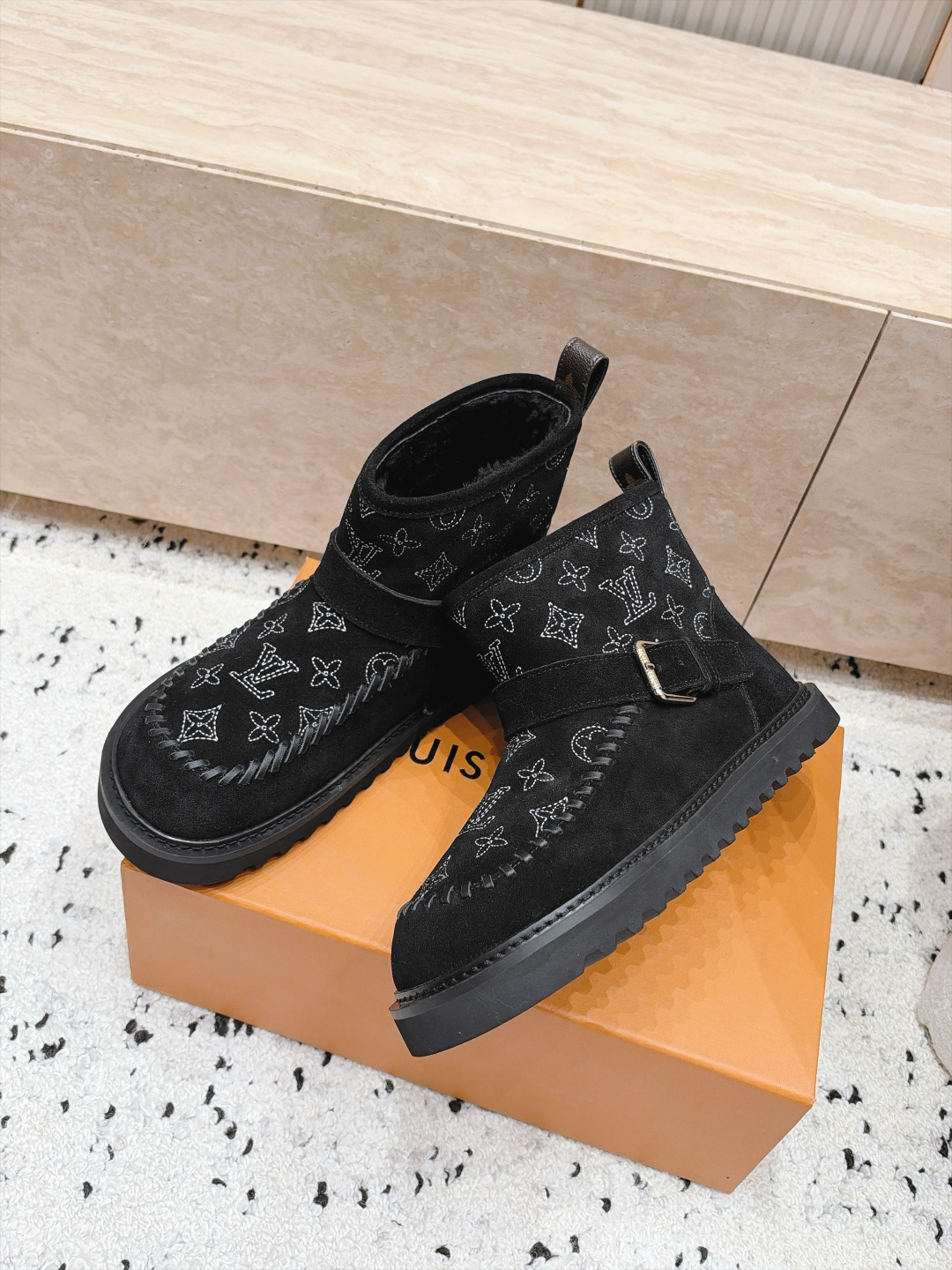 LOUIS VUITTON 26/ 秋冬新款 老花雪地靴 LV冬季滑雪系列Monogram雪地靴，辦识度超高！内里柔软羊