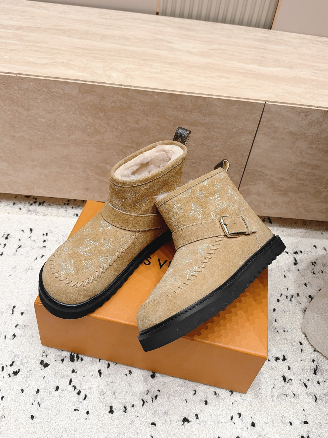 LOUIS VUITTON 26/ 秋冬新款 老花雪地靴 LV冬季滑雪系列Monogram雪地靴，辦识度超高！内里柔软羊