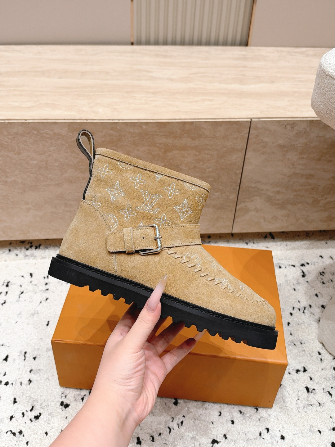 LOUIS VUITTON 26/ 秋冬新款 老花雪地靴 LV冬季滑雪系列Monogram雪地靴，辦识度超高！内里柔软羊