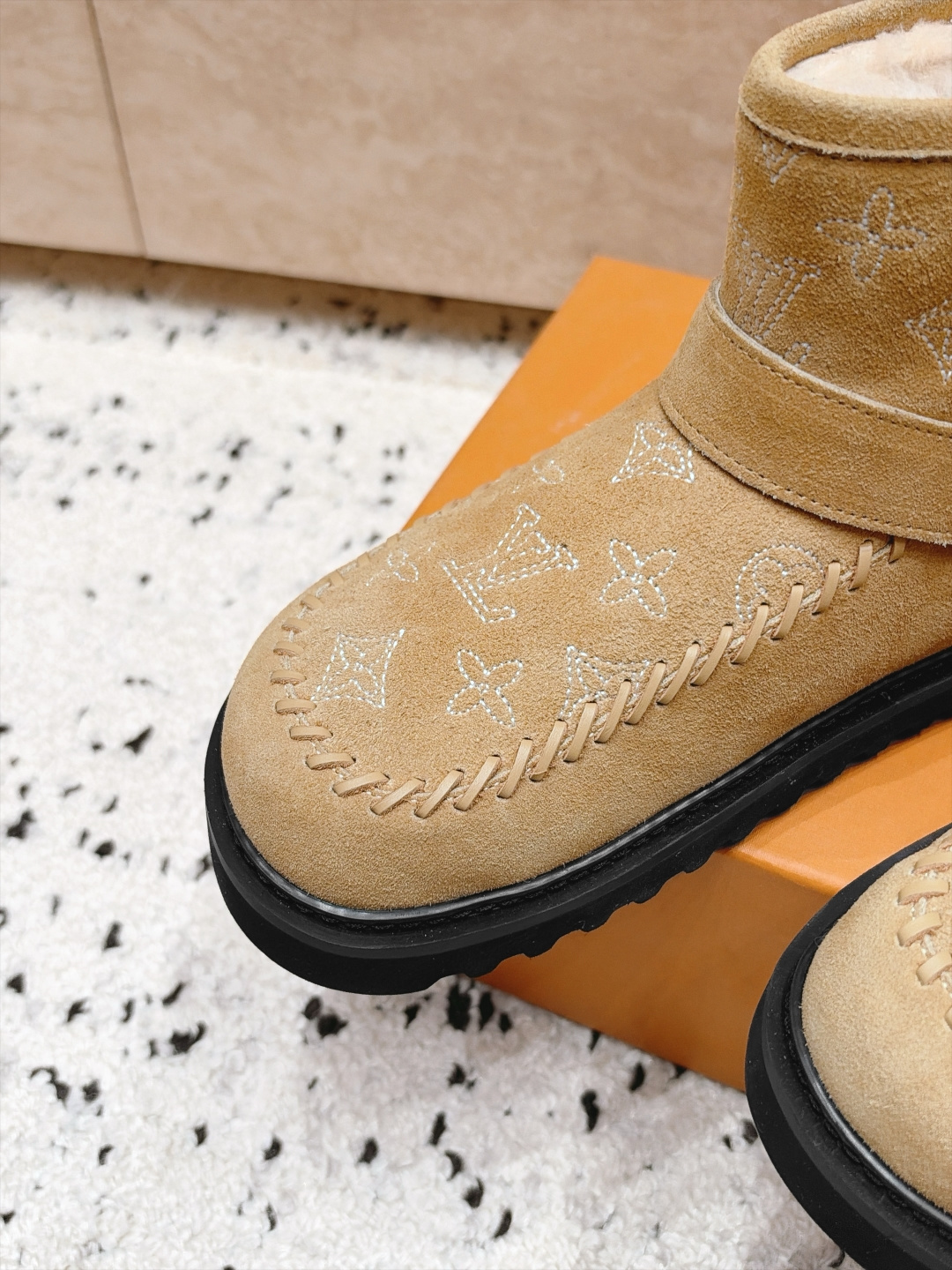LOUIS VUITTON 26/ 秋冬新款 老花雪地靴 LV冬季滑雪系列Monogram雪地靴，辦识度超高！内里柔软羊