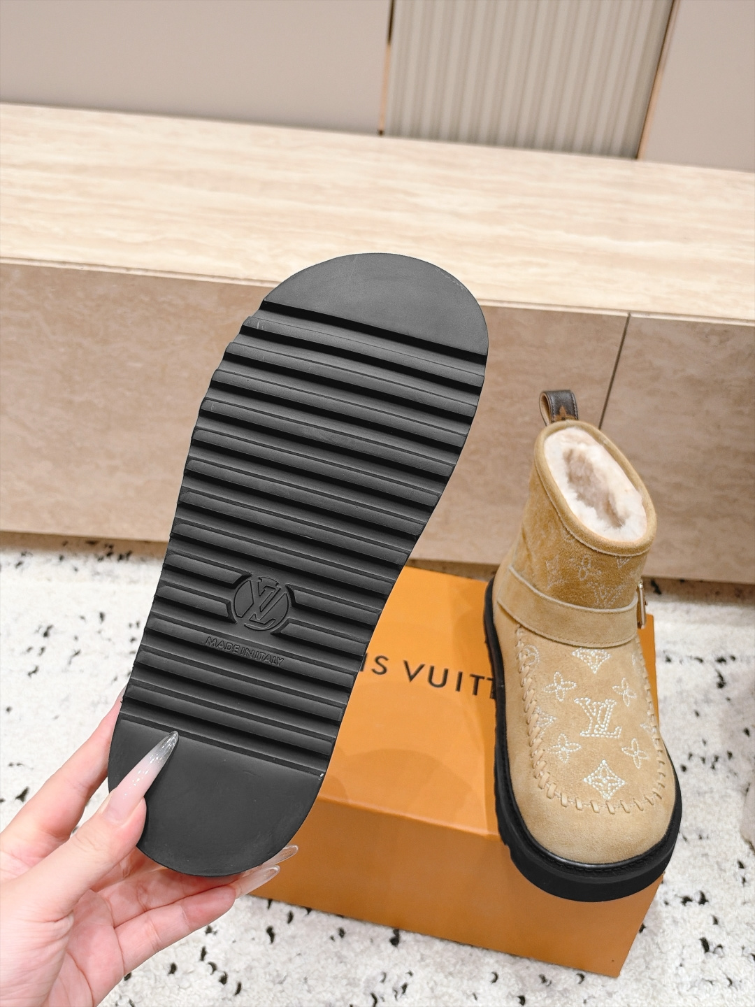 LOUIS VUITTON 26/ 秋冬新款 老花雪地靴 LV冬季滑雪系列Monogram雪地靴，辦识度超高！内里柔软羊