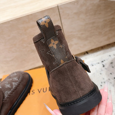 LOUIS VUITTON 26/ 秋冬新款 老花雪地靴 LV冬季滑雪系列Monogram雪地靴,辦识度超高!内里柔软羊 LOUIS VUITTON 26/ 秋冬新款 老花雪地靴 LV冬季滑雪系列Monogram雪地靴,辦识度超高!内里柔软羊