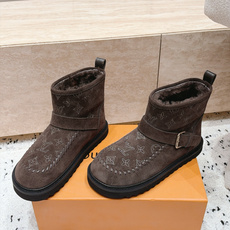 LOUIS VUITTON 26/ 秋冬新款 老花雪地靴 LV冬季滑雪系列Monogram雪地靴,辦识度超高!内里柔软羊 LOUIS VUITTON 26/ 秋冬新款 老花雪地靴 LV冬季滑雪系列Monogram雪地靴,辦识度超高!内里柔软羊