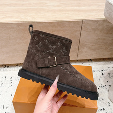 LOUIS VUITTON 26/ 秋冬新款 老花雪地靴 LV冬季滑雪系列Monogram雪地靴,辦识度超高!内里柔软羊 LOUIS VUITTON 26/ 秋冬新款 老花雪地靴 LV冬季滑雪系列Monogram雪地靴,辦识度超高!内里柔软羊