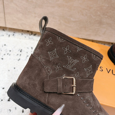 LOUIS VUITTON 26/ 秋冬新款 老花雪地靴 LV冬季滑雪系列Monogram雪地靴,辦识度超高!内里柔软羊 LOUIS VUITTON 26/ 秋冬新款 老花雪地靴 LV冬季滑雪系列Monogram雪地靴,辦识度超高!内里柔软羊