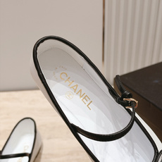 CHANEL 香奈儿26K新品双C拼色方头平底玛丽珍鞋单鞋 法式复古氛围感拉满 经典拼色方头版型超显脚瘦 一字带衬得脚 CHANEL 香奈儿26K新品双C拼色方头平底玛丽珍鞋单鞋 法式复古氛围感拉满 经典拼色方头版型超显脚瘦 一字带衬得脚
