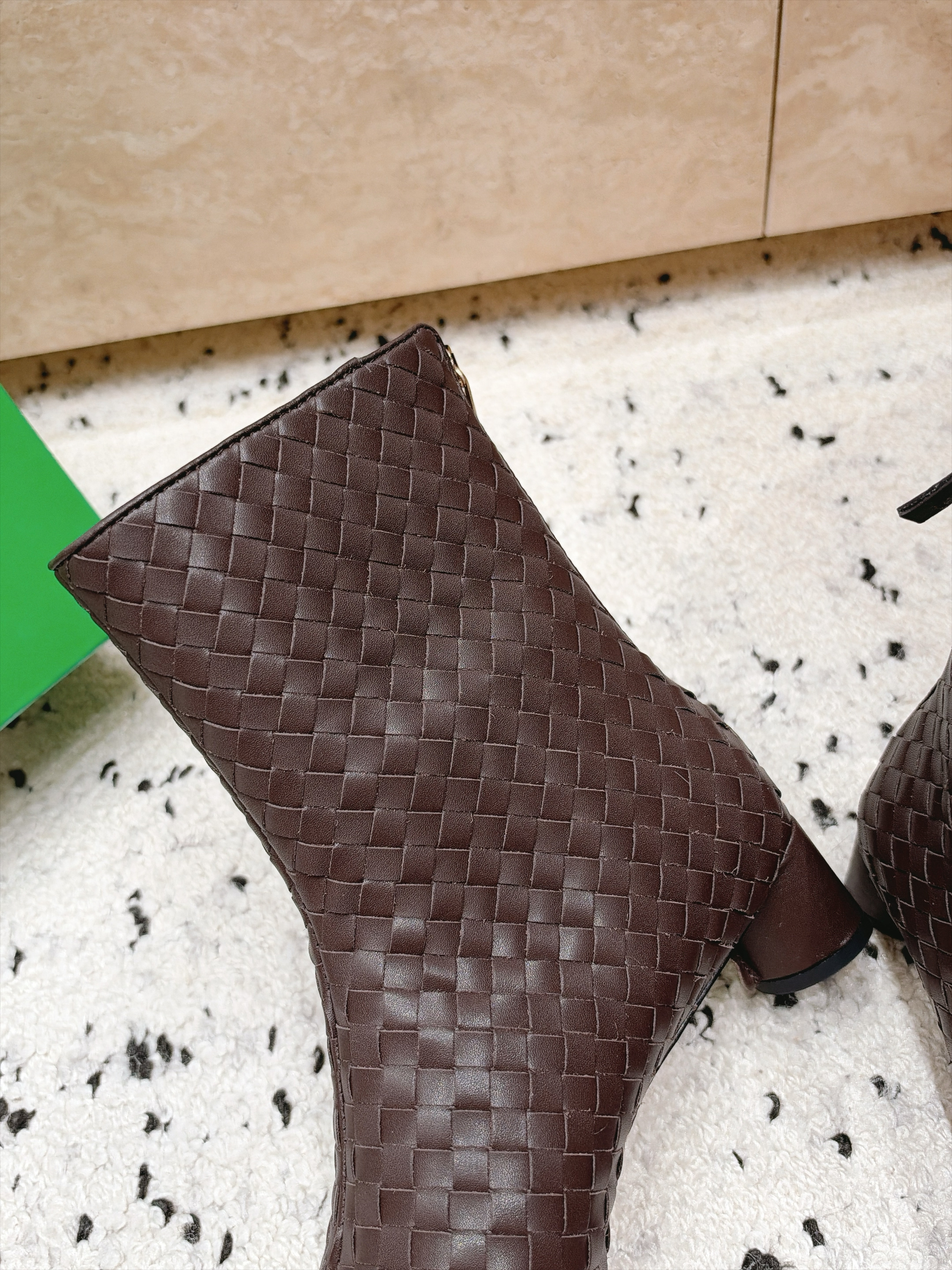 顶级版本  Bottega Veneta| 26秋冬新款BV 编织极简风短靴系列单品 牛油皮 全真皮  优雅材质运用在鞋