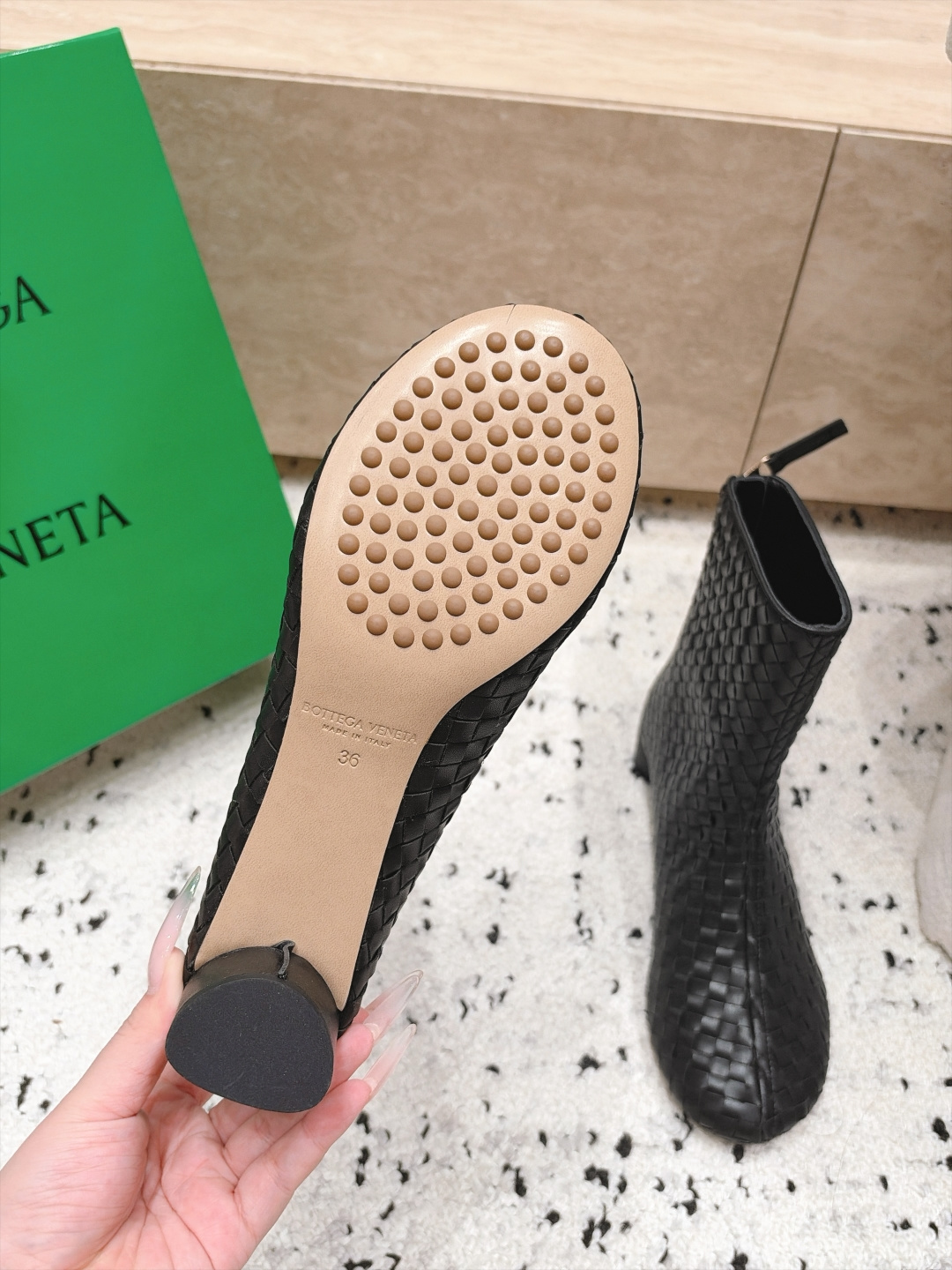 顶级版本  Bottega Veneta| 26秋冬新款BV 编织极简风短靴系列单品 牛油皮 全真皮  优雅材质运用在鞋