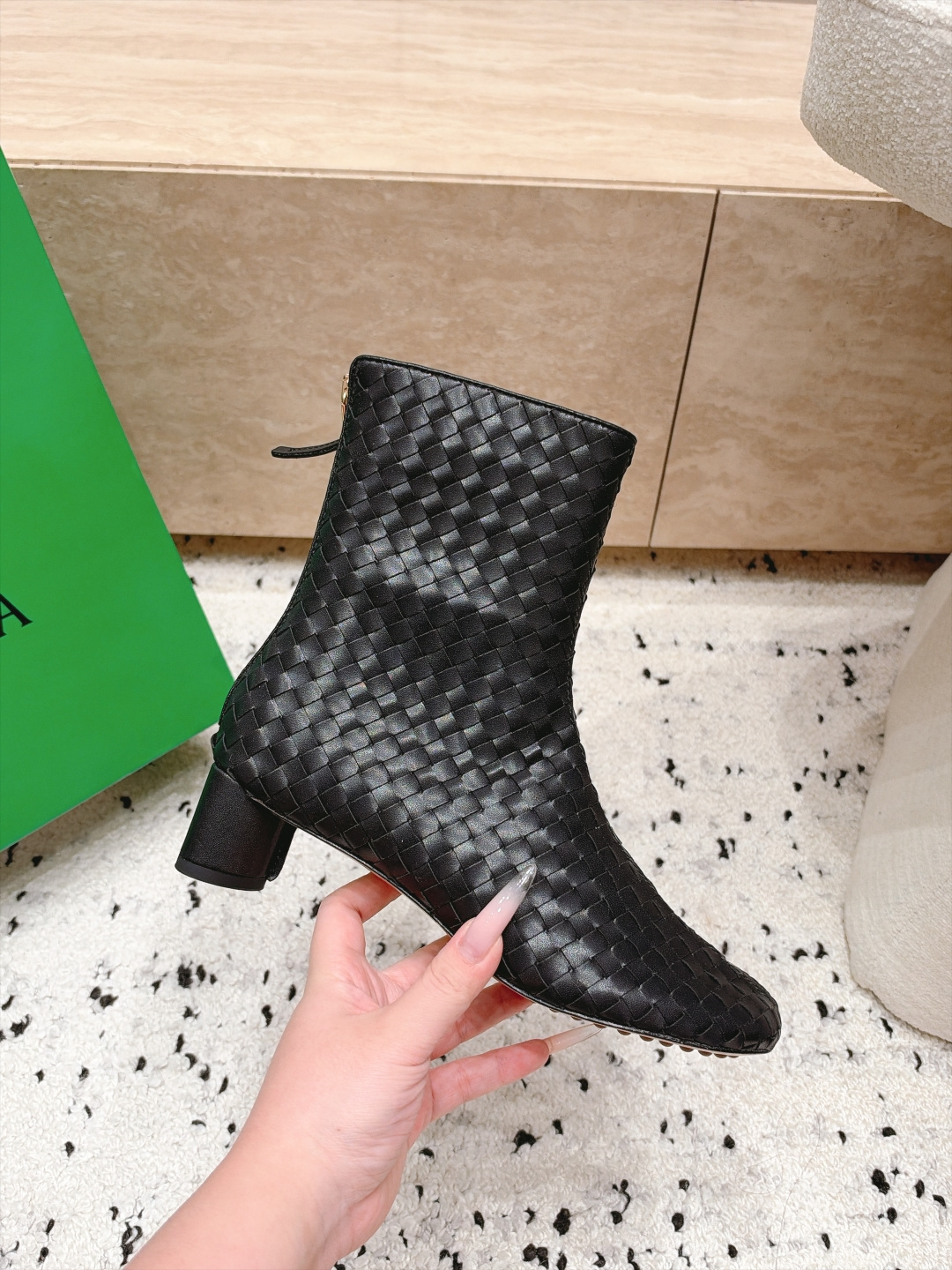 顶级版本  Bottega Veneta| 26秋冬新款BV 编织极简风短靴系列单品 牛油皮 全真皮  优雅材质运用在鞋