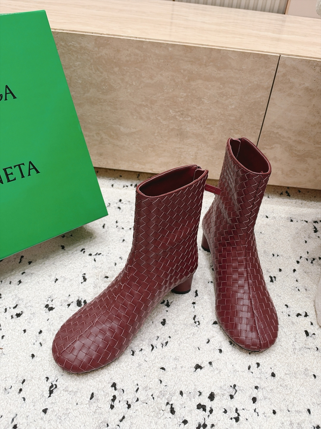 顶级版本  Bottega Veneta| 26秋冬新款BV 编织极简风短靴系列单品 牛油皮 全真皮  优雅材质运用在鞋
