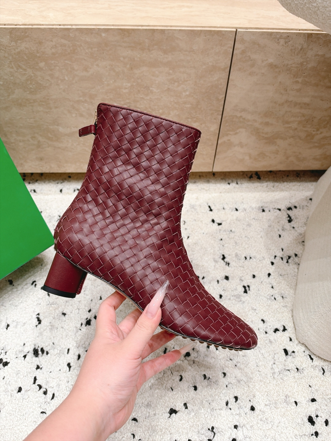 顶级版本  Bottega Veneta| 26秋冬新款BV 编织极简风短靴系列单品 牛油皮 全真皮  优雅材质运用在鞋