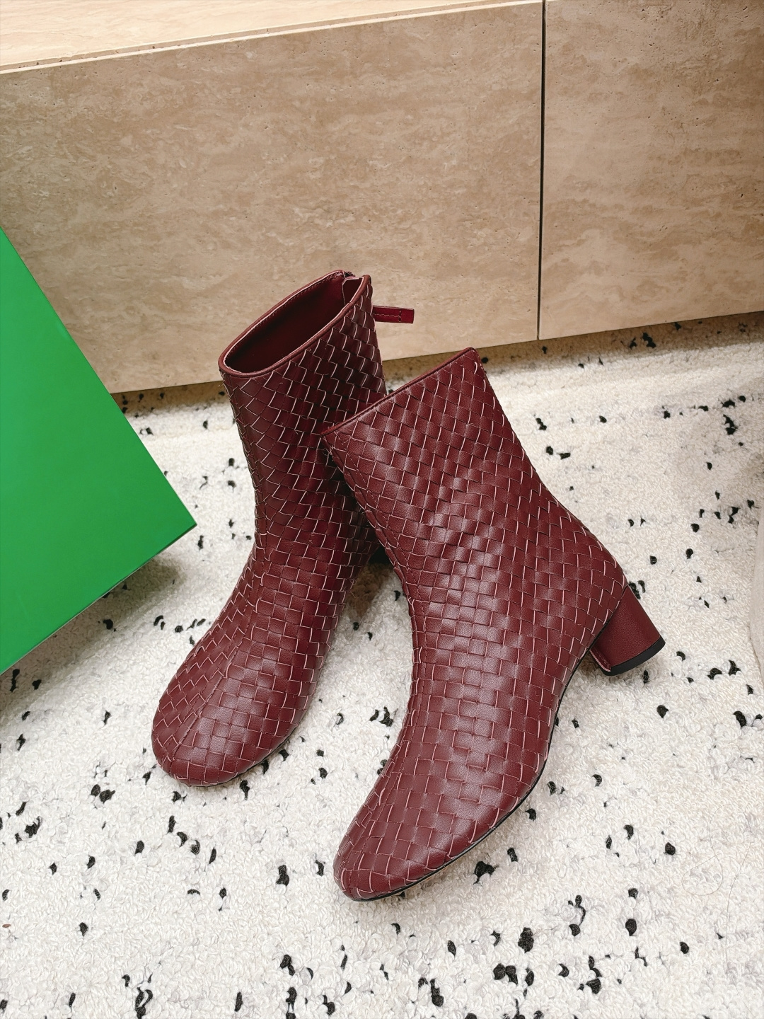 顶级版本  Bottega Veneta| 26秋冬新款BV 编织极简风短靴系列单品 牛油皮 全真皮  优雅材质运用在鞋