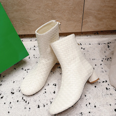 顶级版本 Bottega Veneta| 26秋冬新款BV 编织极简风短靴系列单品 牛油皮 全真皮 优雅材质运用在鞋 顶级版本 Bottega Veneta| 26秋冬新款BV 编织极简风短靴系列单品 牛油皮 全真皮 优雅材质运用在鞋