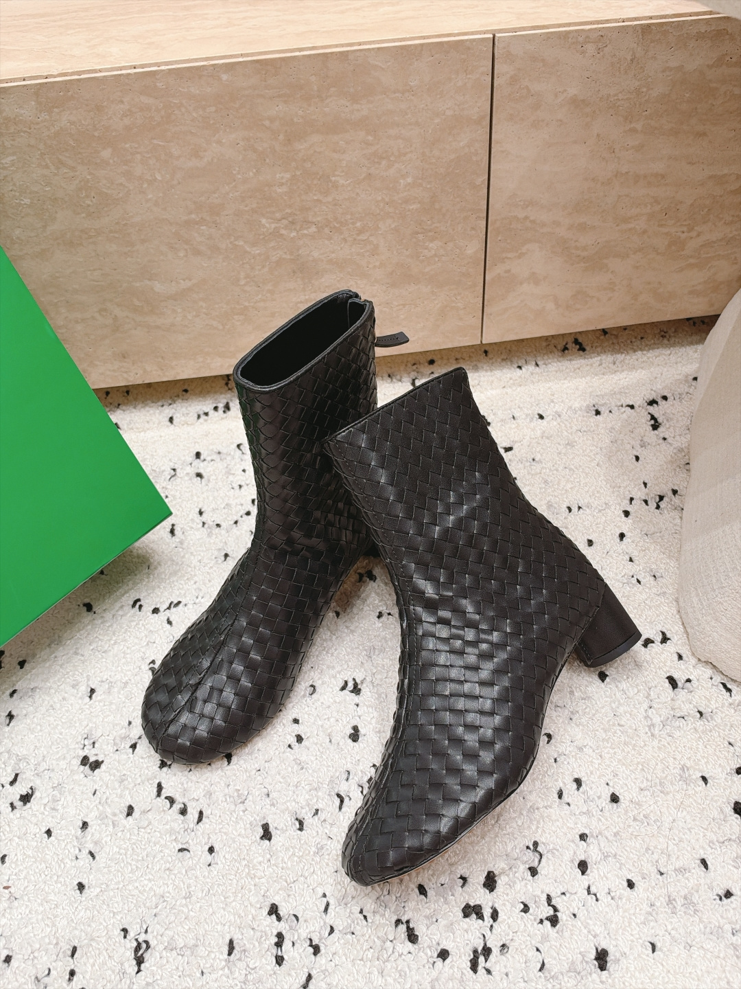 顶级版本  Bottega Veneta| 26秋冬新款BV 编织极简风短靴系列单品 牛油皮 全真皮  优雅材质运用在鞋