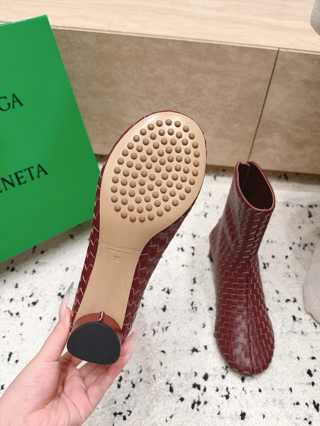 顶级版本  Bottega Veneta| 26秋冬新款BV 编织极简风短靴系列单品 牛油皮 全真皮  优雅材质运用在鞋